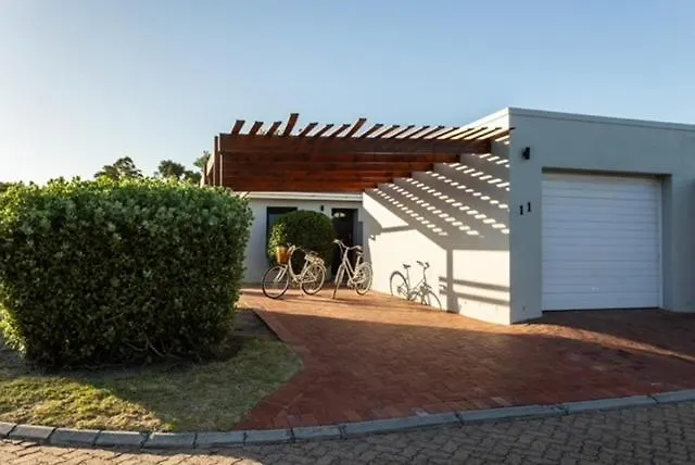 Lakeshore Luxe Noordhoek 0*,